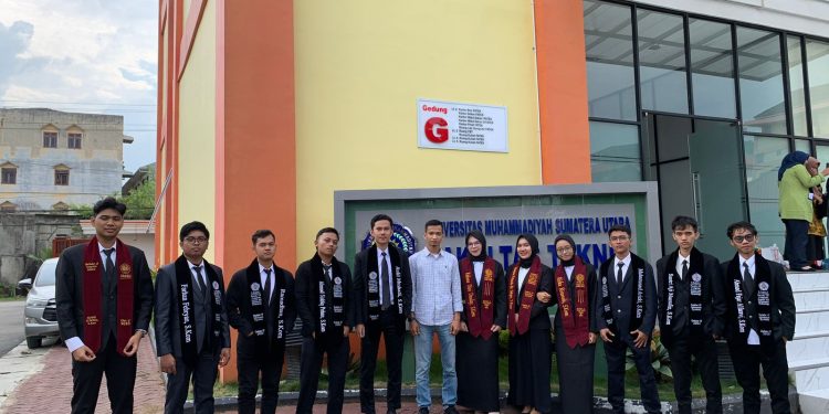 sidang skripsi mahasiswa fikti umsu